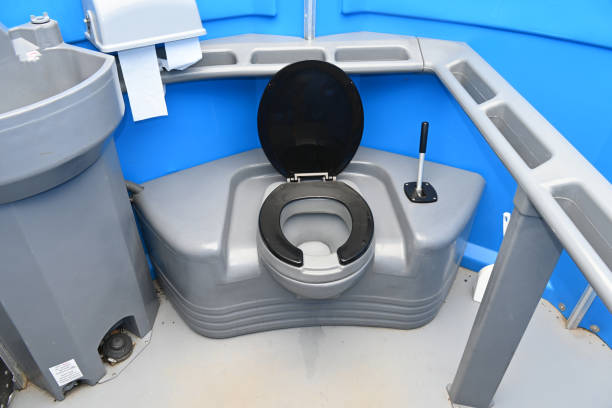 Best Portable restroom trailer rental  in Elizabeth, PA